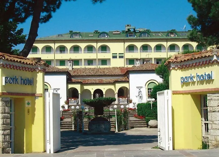 فندق Park Ravenna 4*