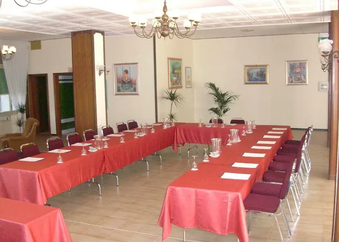 Park Ravenna فندق 4*